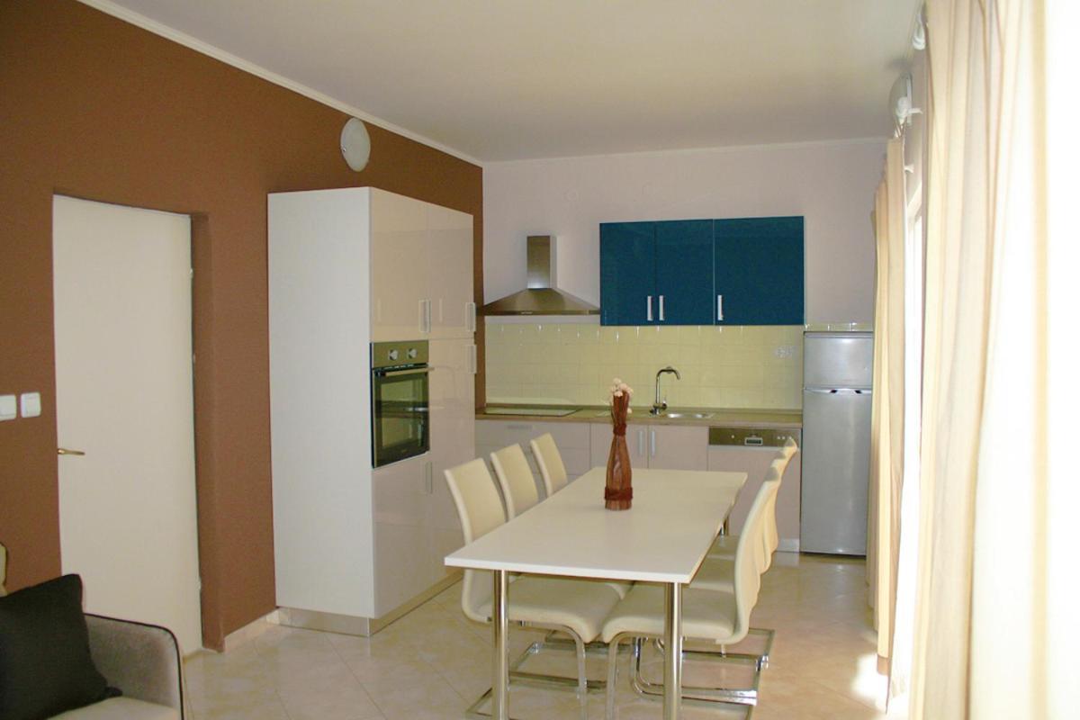Apartments Stina Seget Vranjica Exterior foto